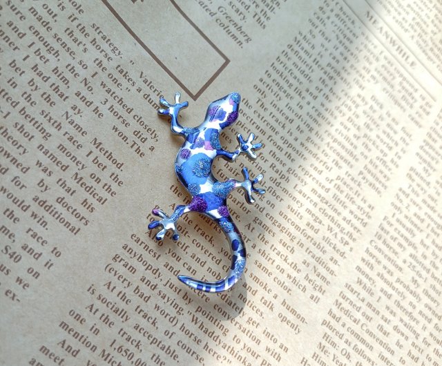 送料無料】韓国 トカゲ ブローチ April jewelry - Pinkoi