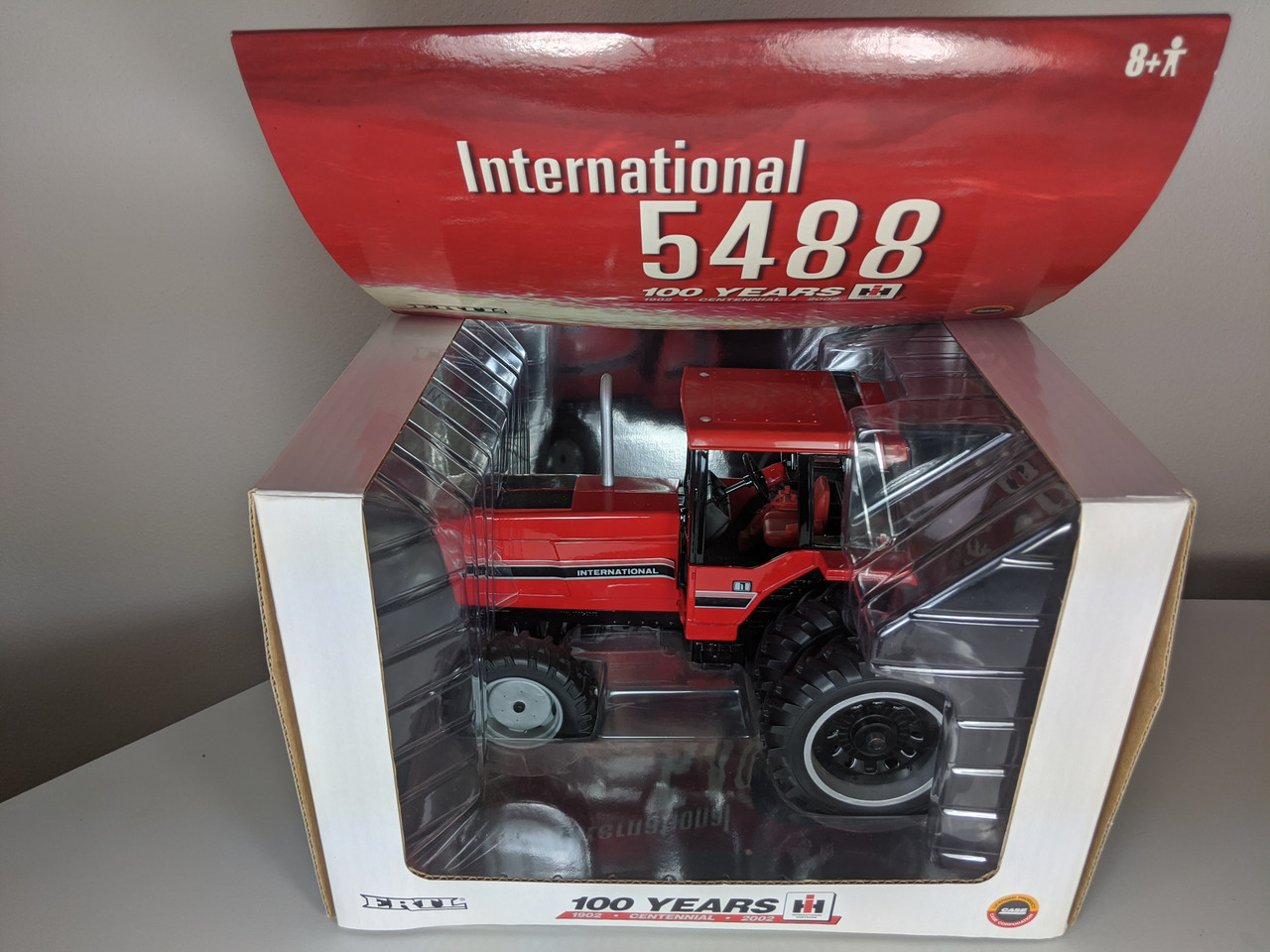1:16 International 5488 Tractor, 100 Years Centennial Edition by