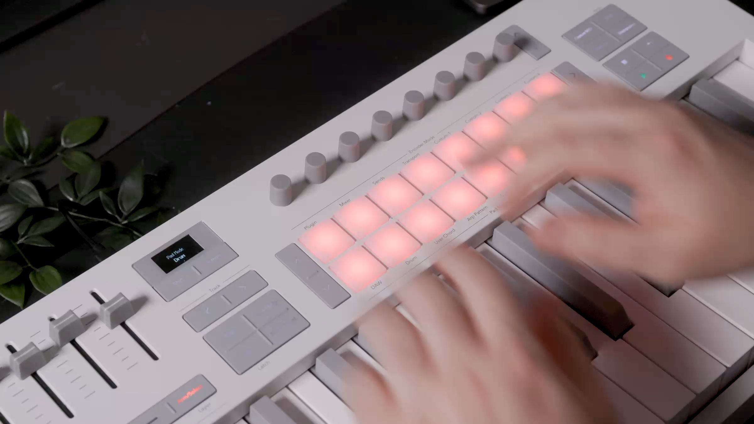 Launchkey 25 MK4 | Novation