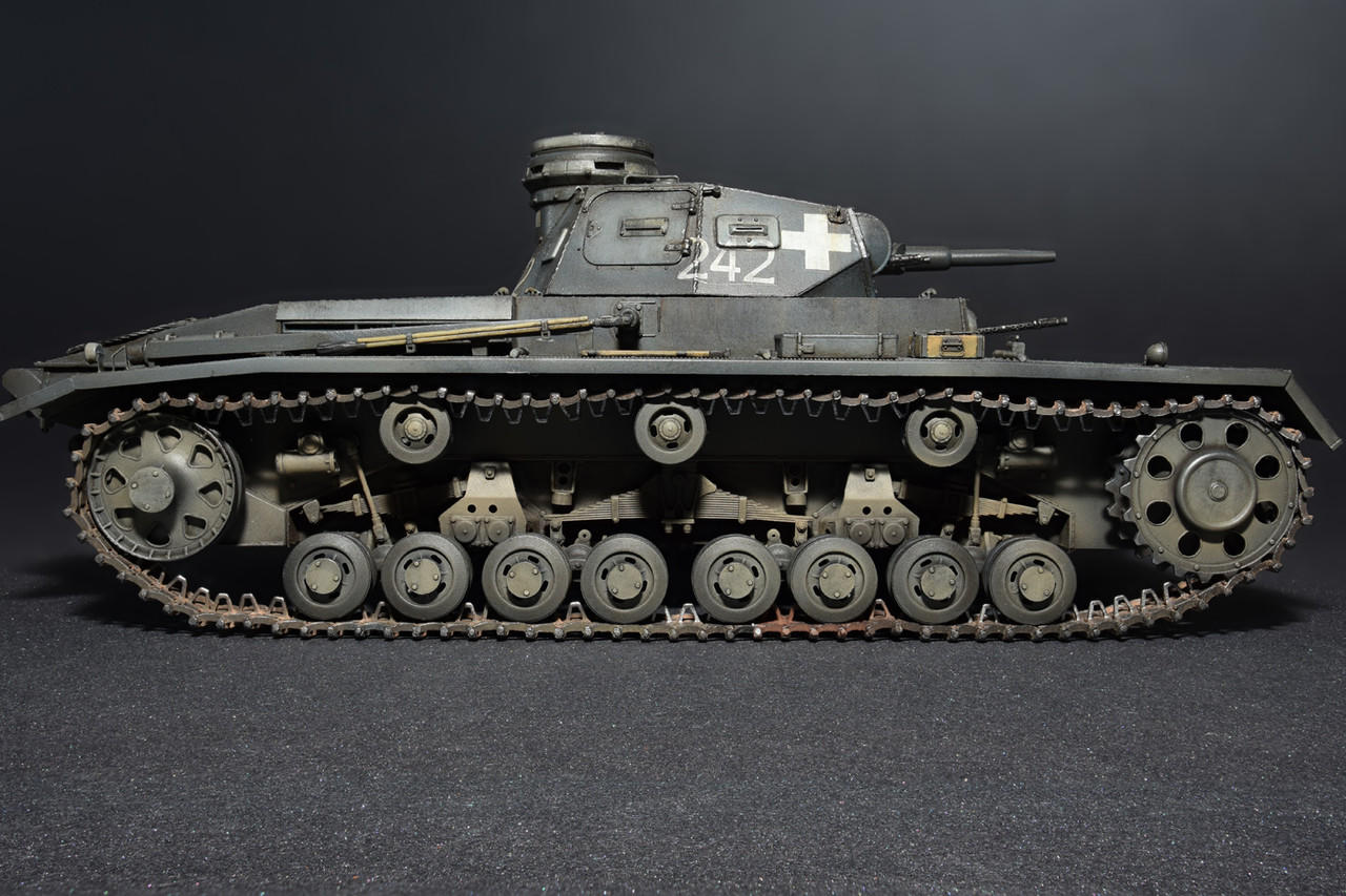 1/35 MiniArt Pz.Kpfw. III Ausf.D - Squadron.com