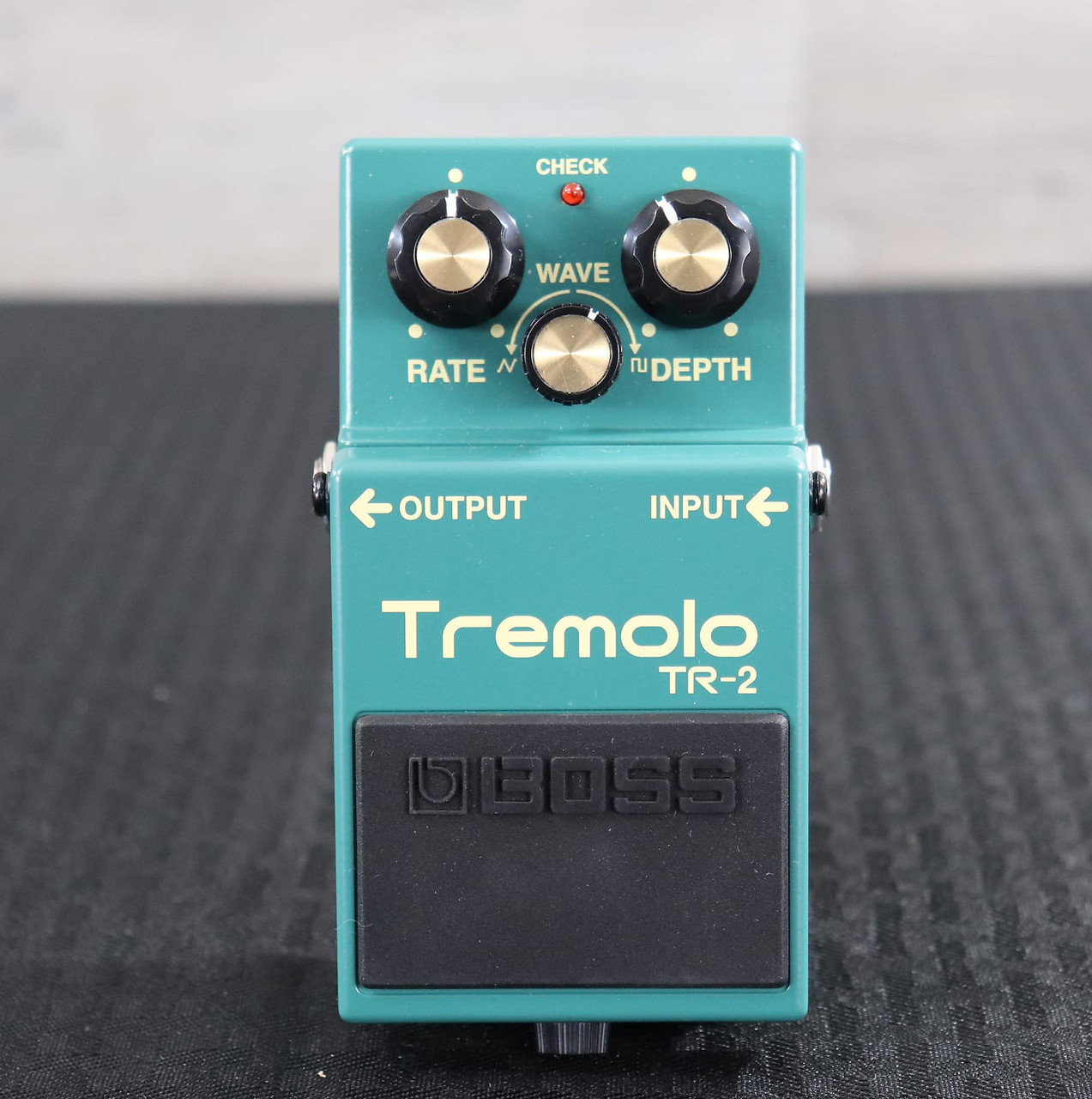 Boss TR-2 Tremolo (Silver Label) Green - K&S Music Center LLC
