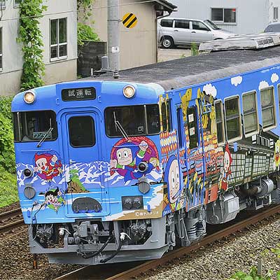 キハ40 2137が新ハットリくんラッピングに｜鉄道ニュース｜2011年7月2