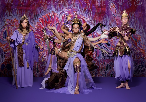 女王蜂、2月1日リリースのニュー・アルバム『十二次元』アー写＆ジャケ