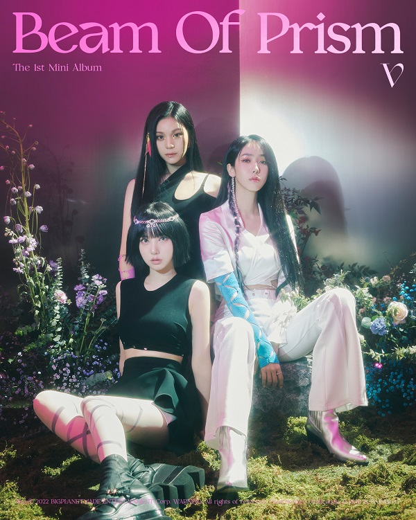 VIVIZ｜ファースト・ミニアルバム『Beam Of Prism』 - TOWER RECORDS