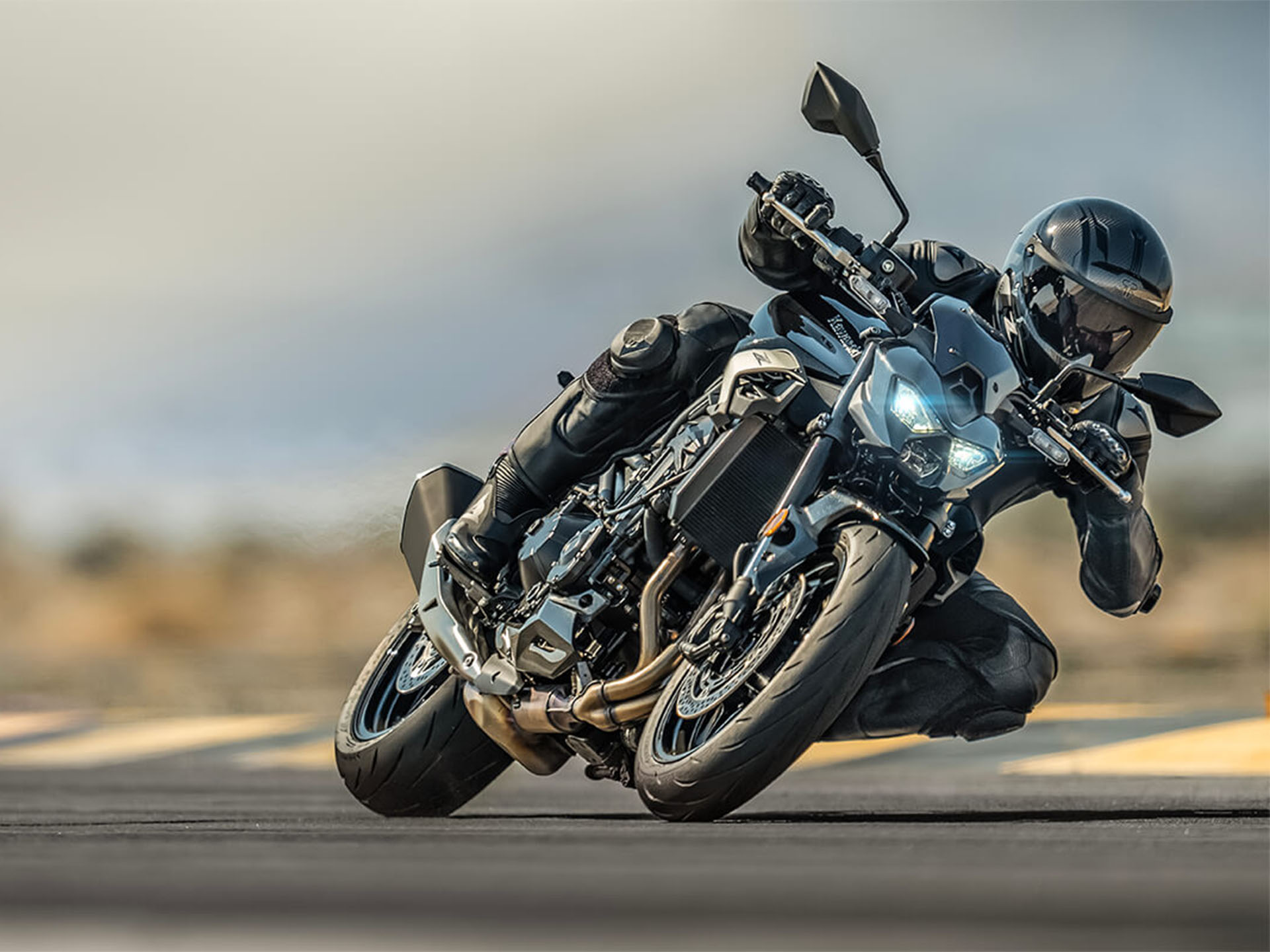 New 2025 Kawasaki Z900 ABS | Motorcycles in NJ | Metallic Spark