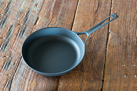 鋳物フライパン 26cm ユニロイ | IH対応 フライパン 軽量 鉄 燕三条製