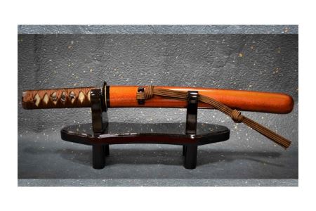 観賞用模造刀（短刀・前差し）金茶 刀掛け付 ( 濃州堂 ) | 岐阜県関市