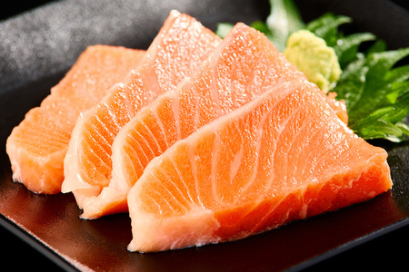 TVで紹介／ 国産サーモン ブロック 約850g 皮あり 4パック 広島レモン