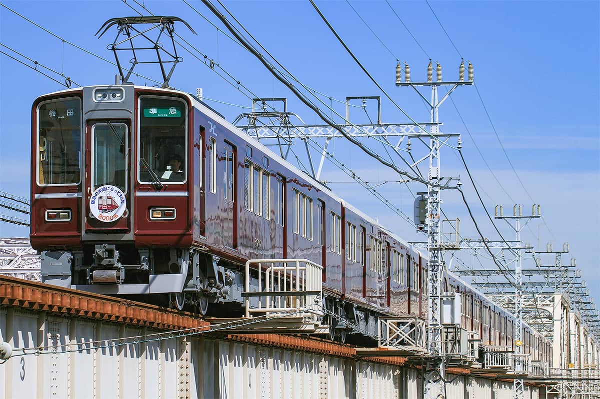 阪急「8000系車両誕生30周年記念列車」第2弾の運転開始｜鉄道ニュース