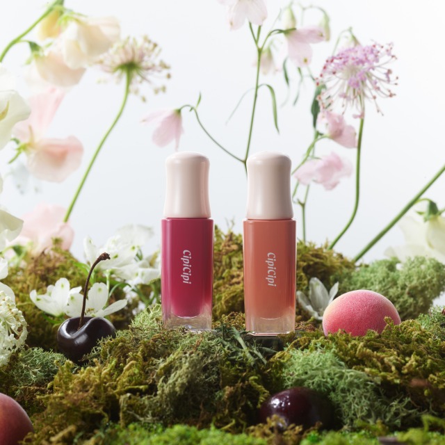 3月22日 ブランド初となるラメたっぷりハイライトと、 ティントリップ