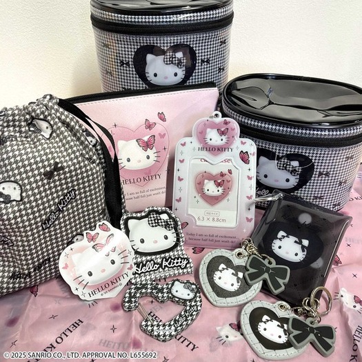 懐かしい！持ってた！「ハローキティ」2000年代のデザイン“千鳥格子柄