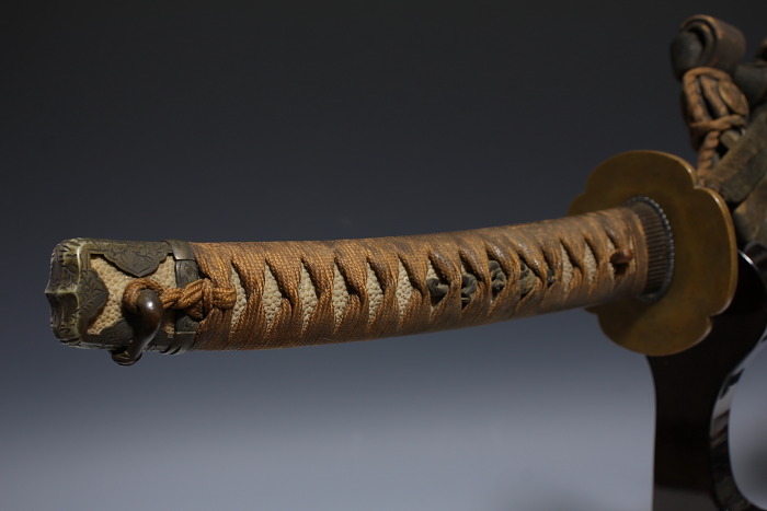 糸巻朱鞘違い鷹の羽紋陣太刀拵え 江戸期 | 伝統的甲冑や刀剣武具・鎧