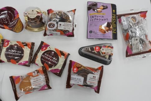 実食レビュー】ファミマがチョコだらけ全11種類のチョコスイーツ｜味