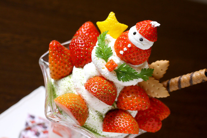 おすすめ】パフェ・かき氷なら安城市のるーちぇ-いちごパフェ（Xmas