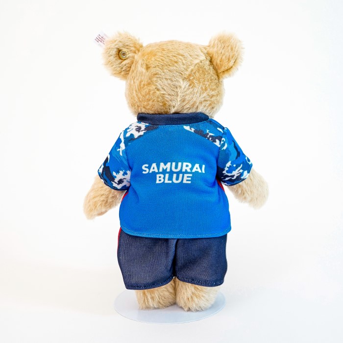 テディベアがSAMURAI BLUEのロゴを背負う！シュタイフ社からサッカー