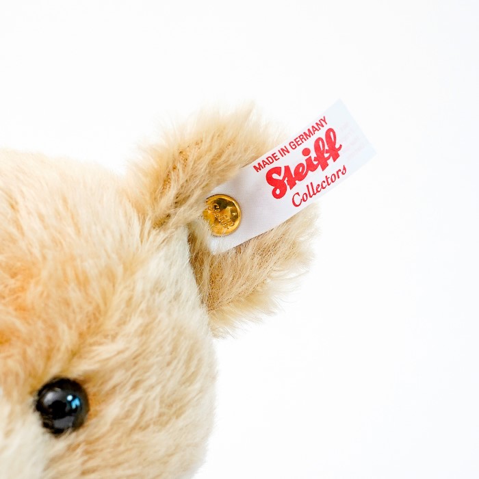 テディベアがSAMURAI BLUEのロゴを背負う！シュタイフ社からサッカー