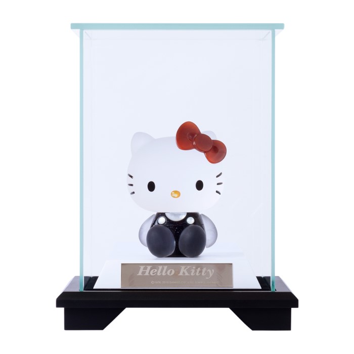 ハローキティ」×「伝統工芸」の水晶細工が登場！お値段60万円