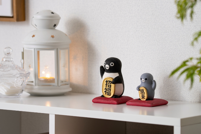 招きSuicaのペンギン」が新登場！「Suicaのペンギン 木彫り鏡餅」には