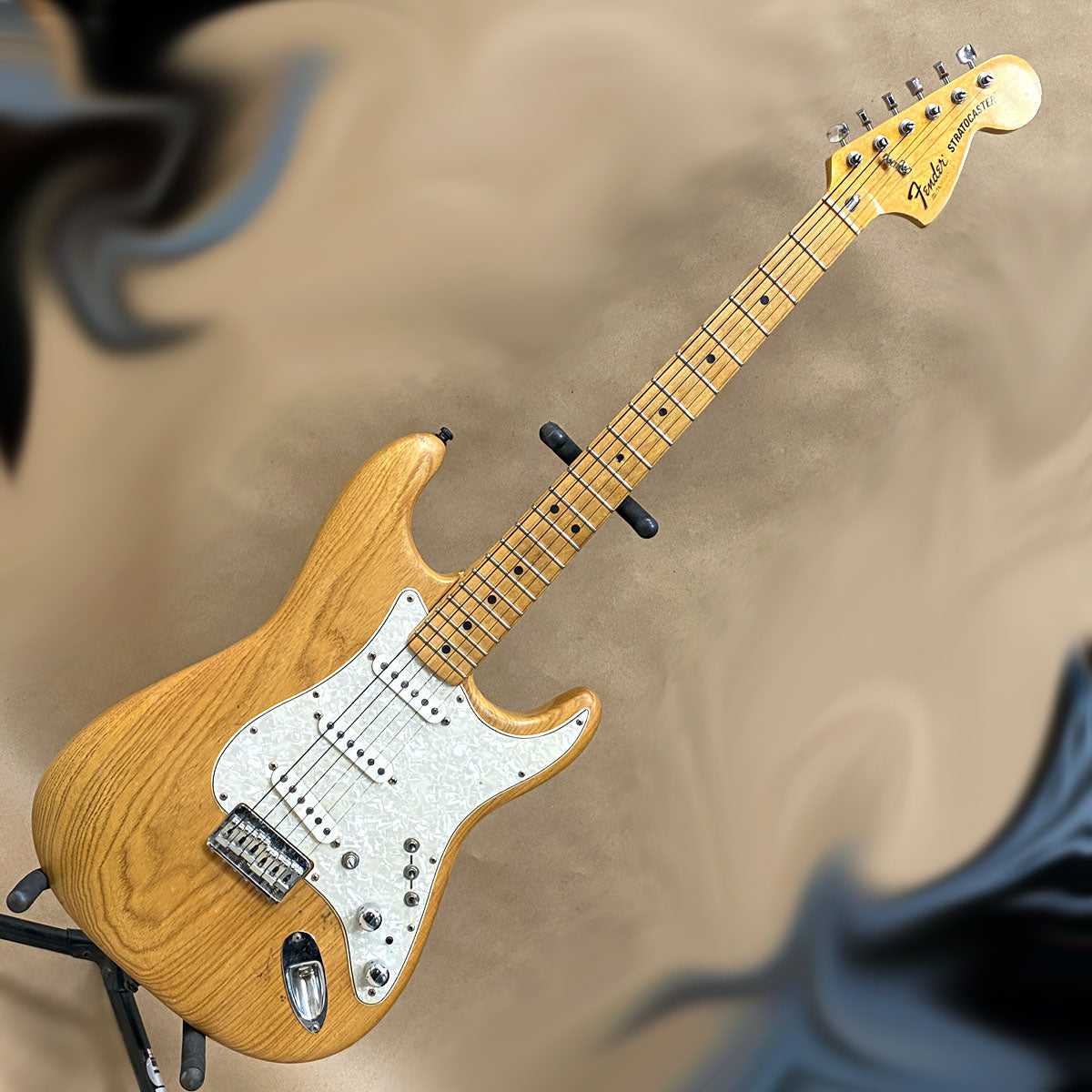 1976 Fender Stratocaster Hardtail | Chicago Pawners & Jewelers