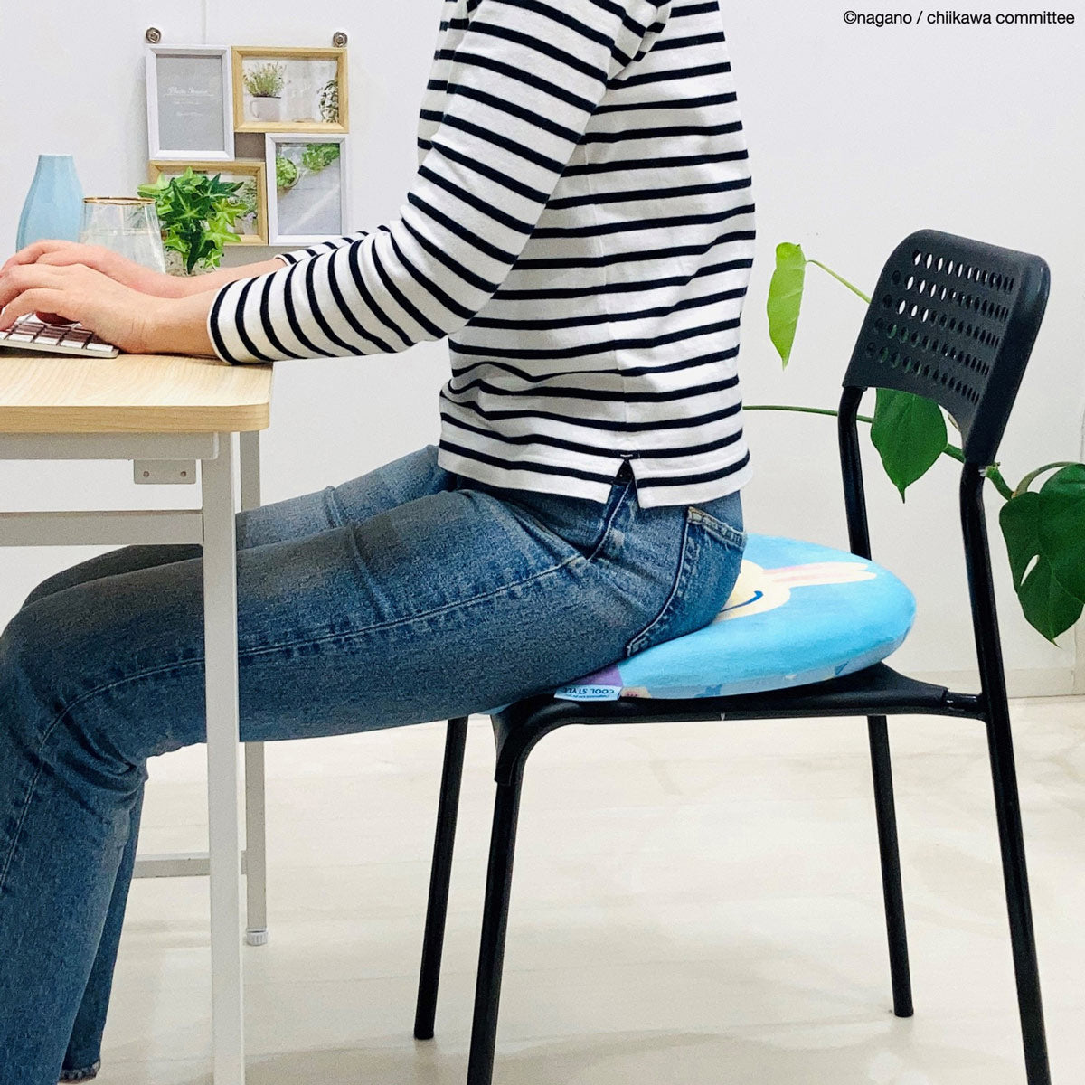 ちいかわ 冷感シートクッション（うさぎ） | ちいかわマーケット 公式