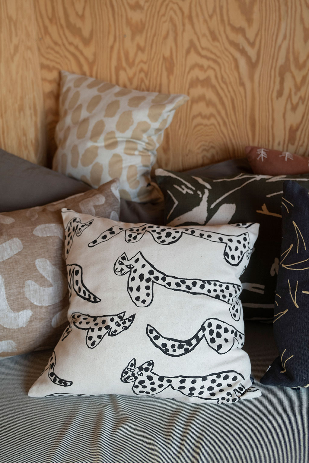 Fine Little Day ファインリトルデイ｜クッションカバー LEO COMFOTA