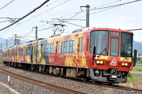 JR西日本 223系「森の京都QRトレイン」の内装リニューアル 座席シート