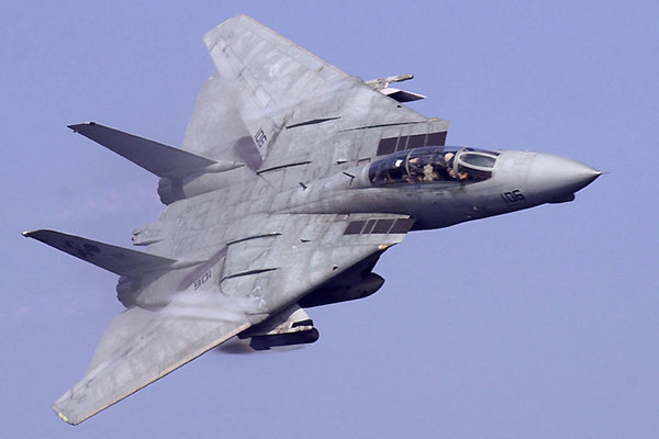 マーヴェリック実在？『トップガン』の低空飛行をリアルにやっていた