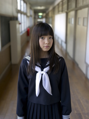 9nine村田寛奈、1st写真集で「普段できないこと」に挑戦 | オリコン