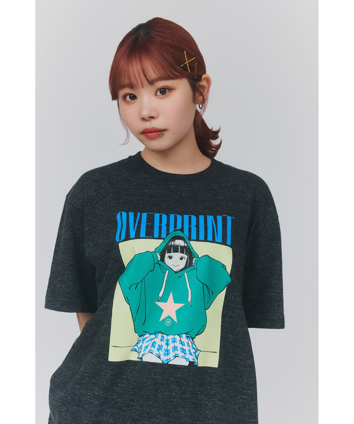 over print】HOODIE GIRL TEE (古塔つみ)｜CONVERSE TOKYO (コンバース