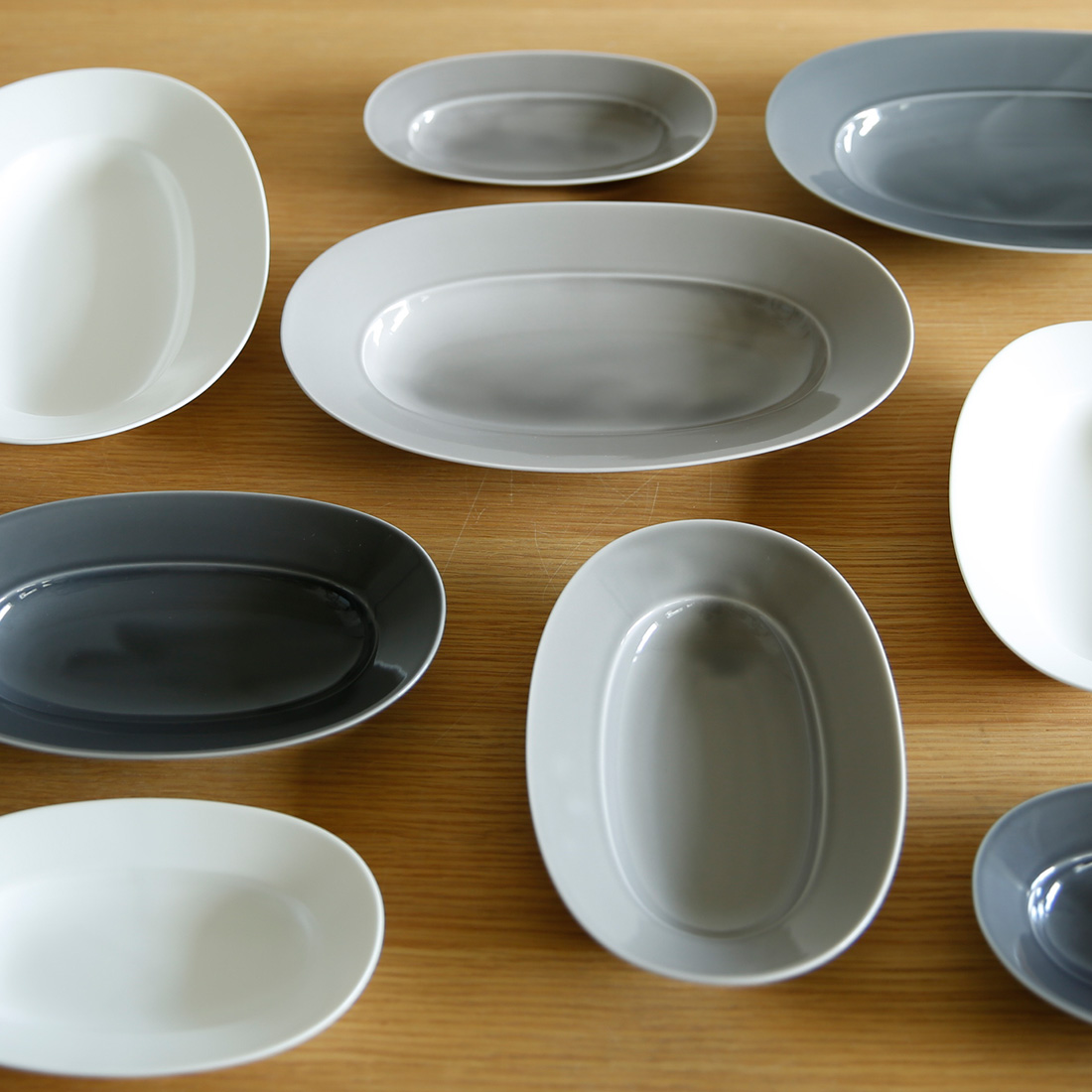 yumiko iihoshi porcelain （イイホシユミコ）/ Oval plate S