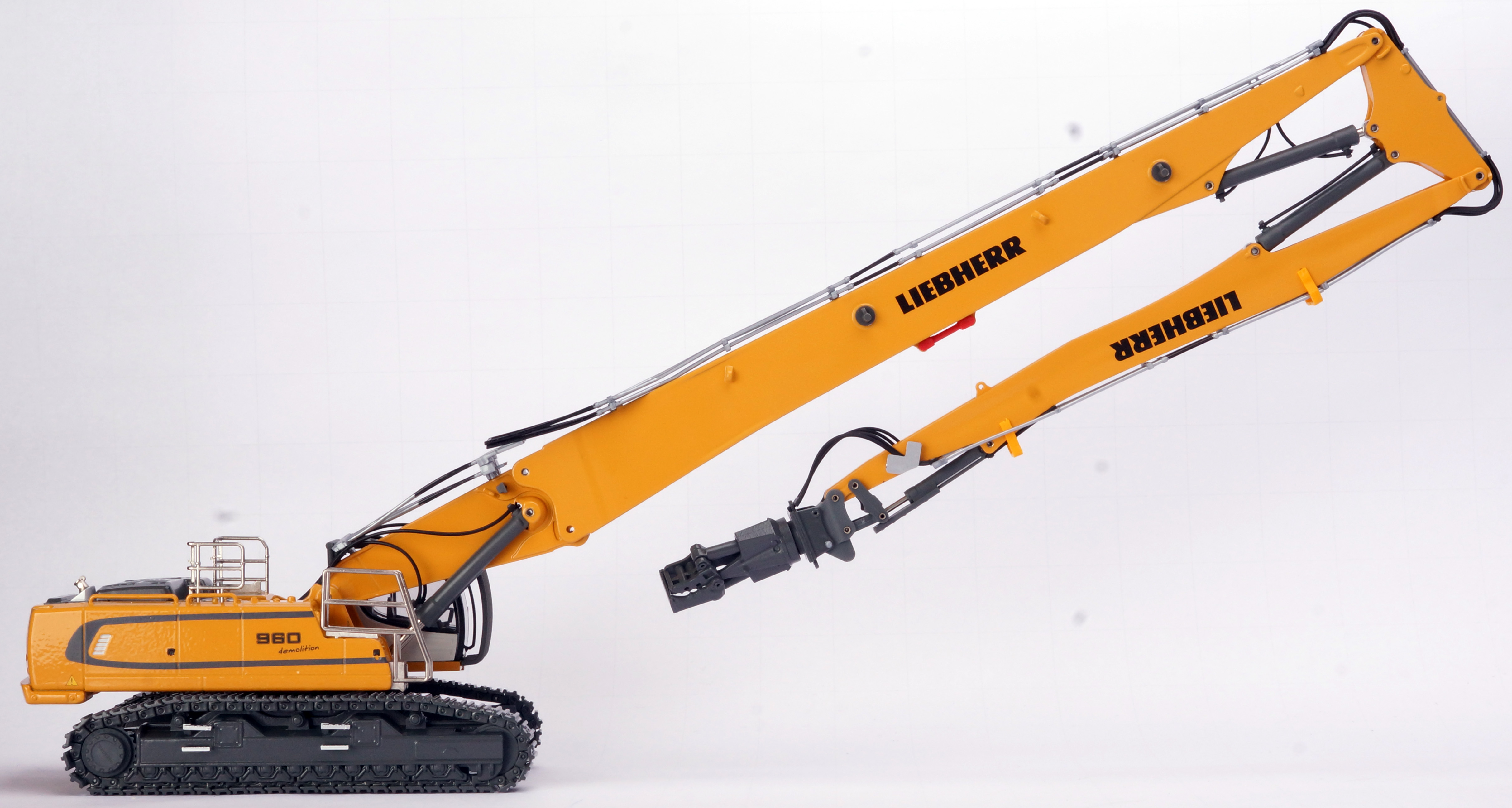 LIEBHERR R960 Demolition excavator | Modelothek | Models | Conrad
