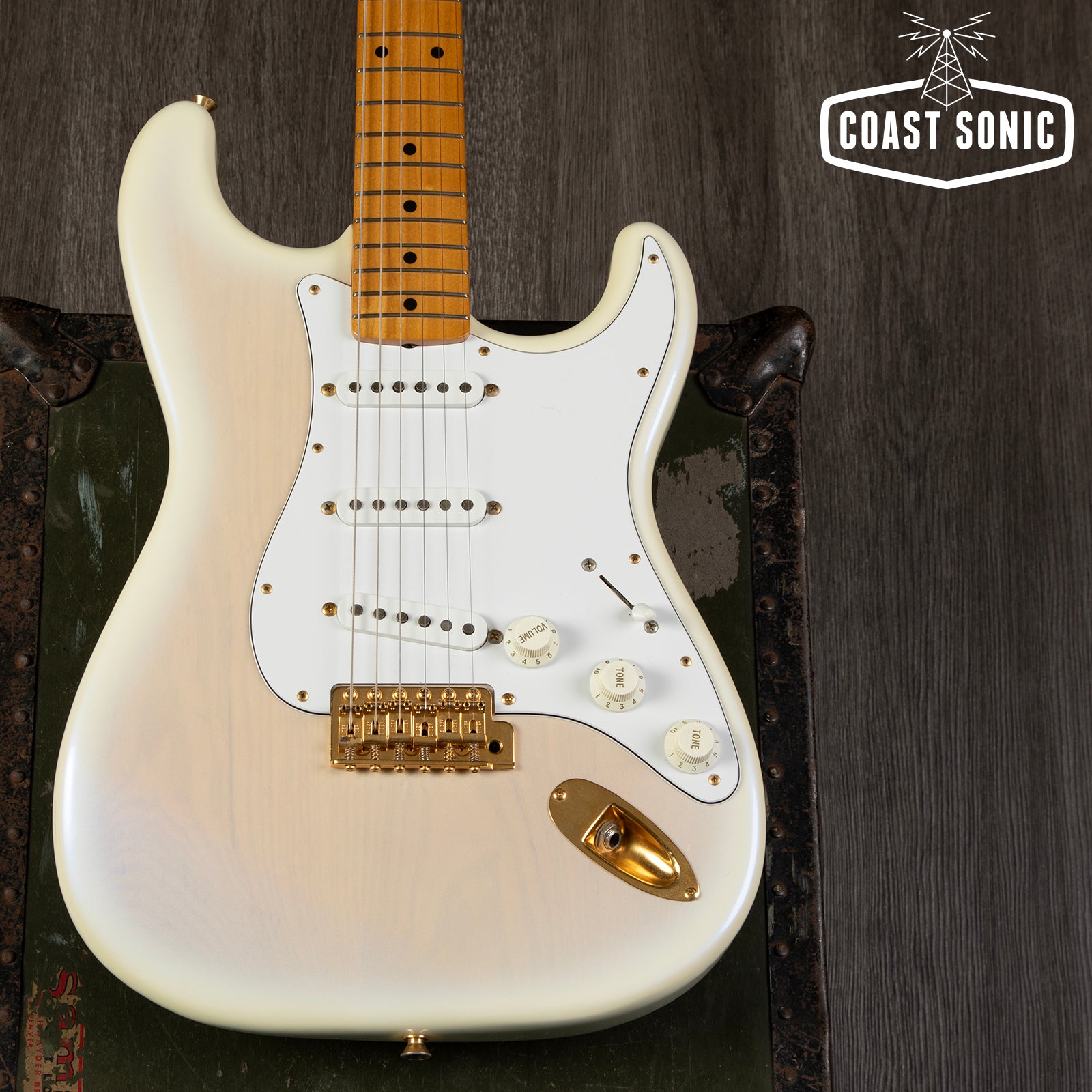 2004 Fender '57 Reissue Stratocaster ST80-SPL Ash Body white burst mad