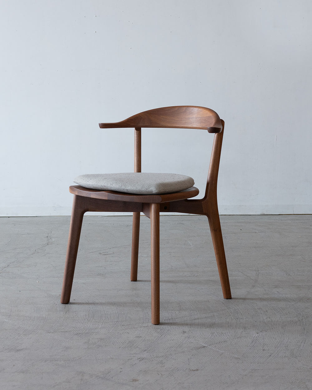 現品SALE】ダイニング4点セット 座クッション付 ウォールナット無垢材