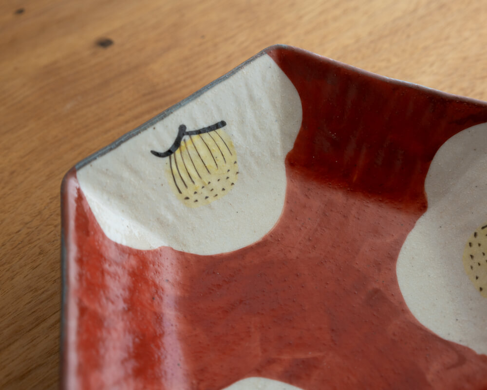 無鉛手描き赤ダミ椿 六角鉢 | cocochi ｜ 家具と服と暮らしの店｜静岡