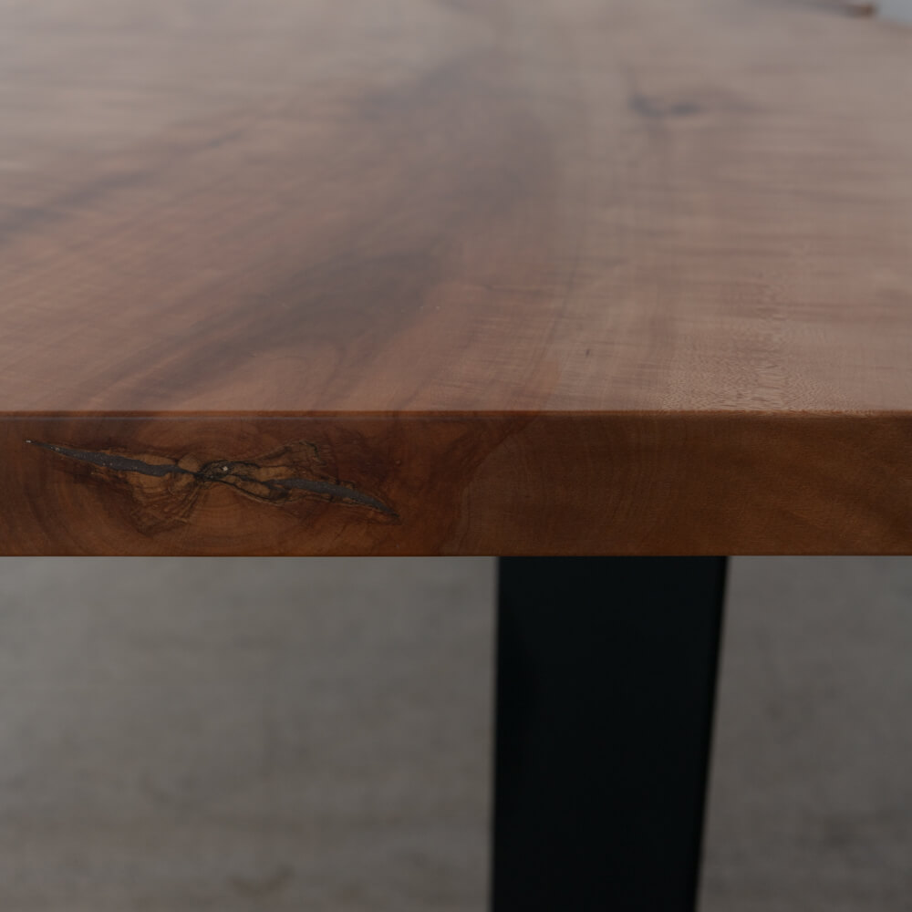 現品SALE］水目桜一枚板テーブル / オイル仕上げ アイアン脚 極上縮杢