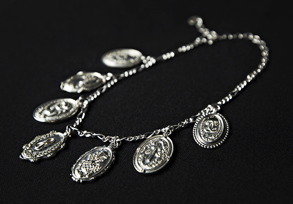 黒執事 葬儀屋 (アンダーテイカー) シルバーブレスレット 10月27日 発売!