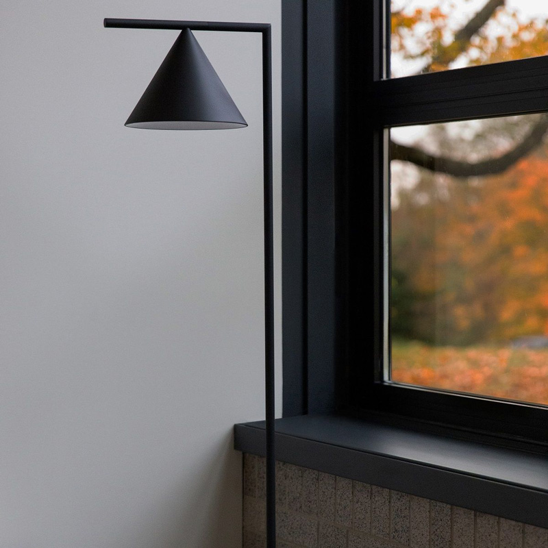 FLOS(フロス) CAPTAIN FLINT（キャプテンフリント）ブラック｜フロアー