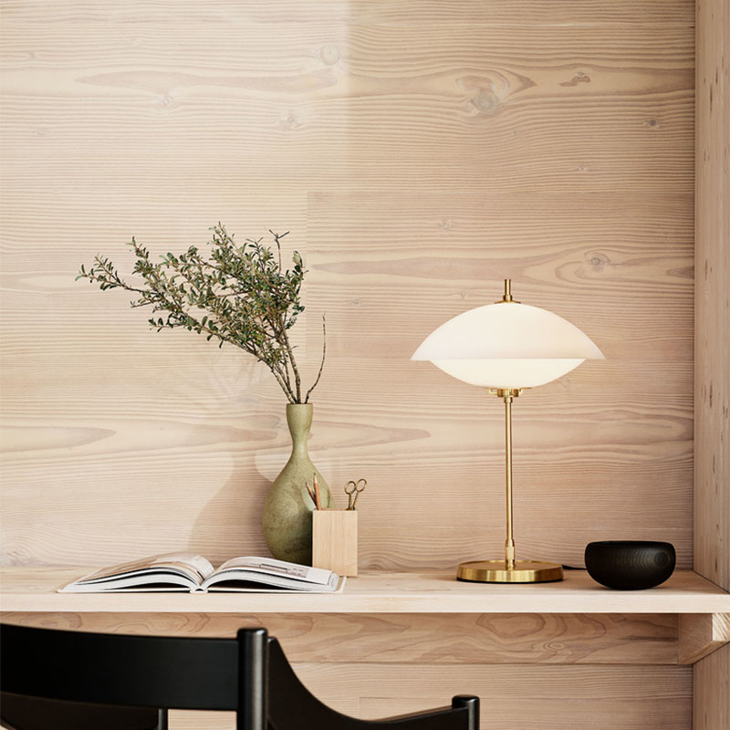 FRITZ HANSEN（フリッツ・ハンセン）クラム テーブル ランプ｜デスク