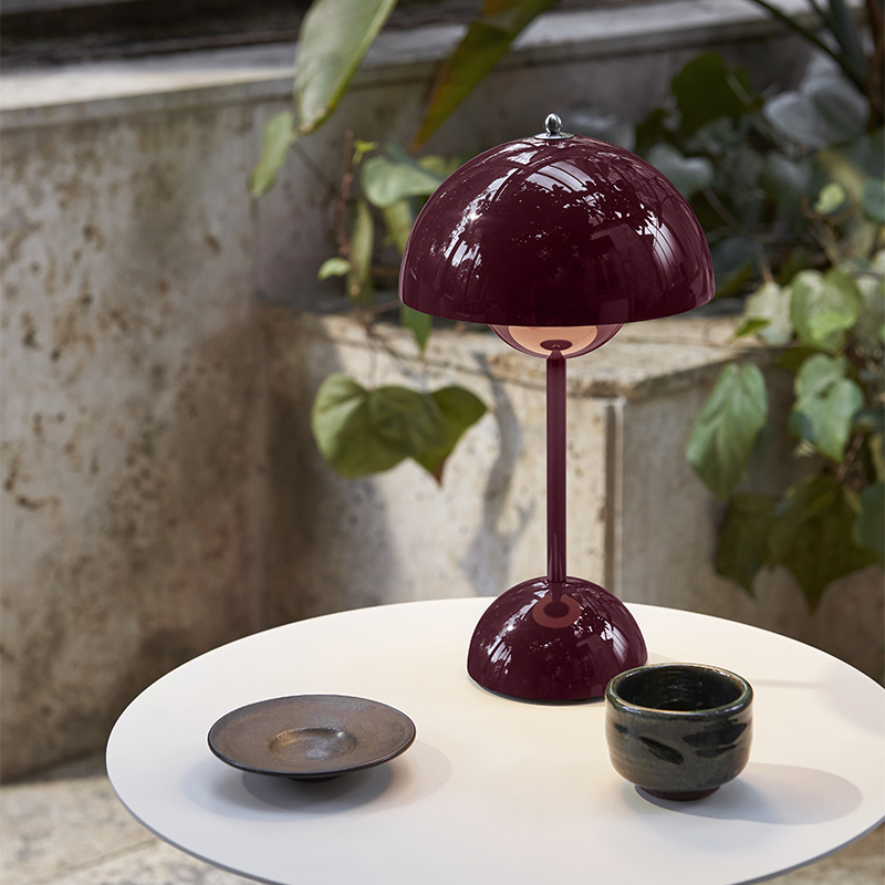 &TRADITION FLOWERPOT TABLE PORTABLE VP9 DARK PLUM｜ポータブル