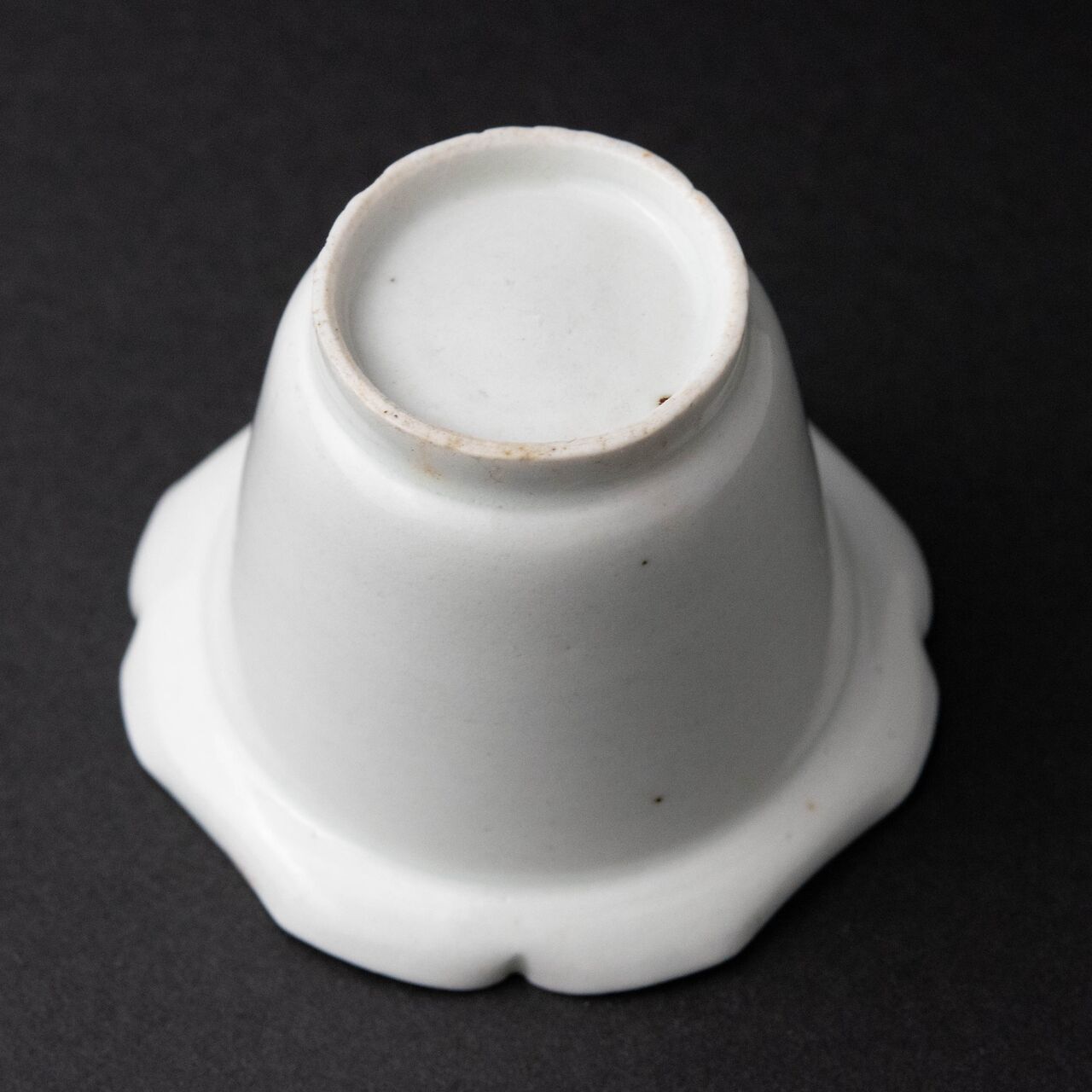 陶磁器 :: 柿右衛門 白磁 輪花 向付 | COTTOU.JP 骨董の通販マーケット