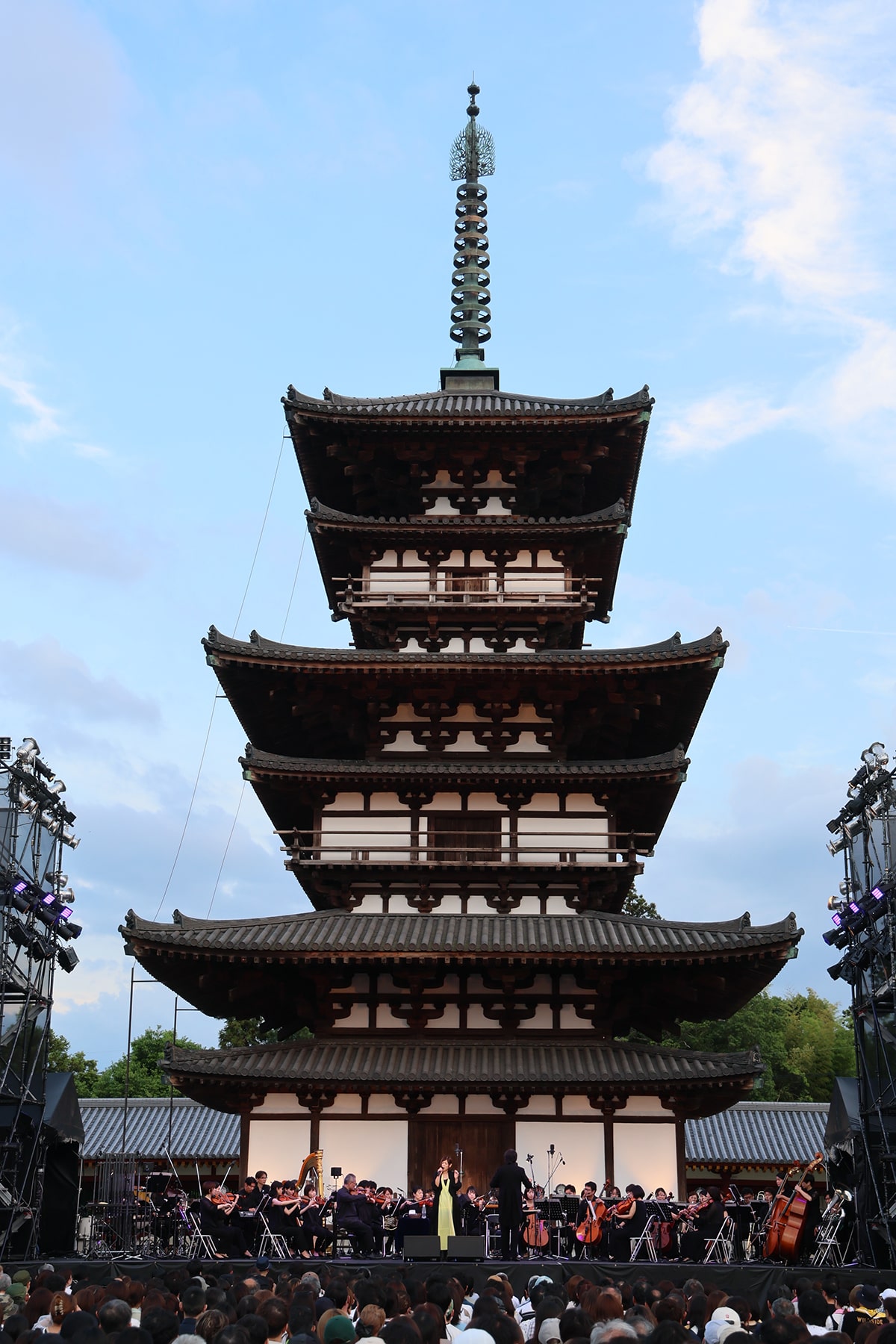 世界遺産・薬師寺東塔落慶記念奉納「絢香 SYMPHONIC CONCERT in 薬師寺