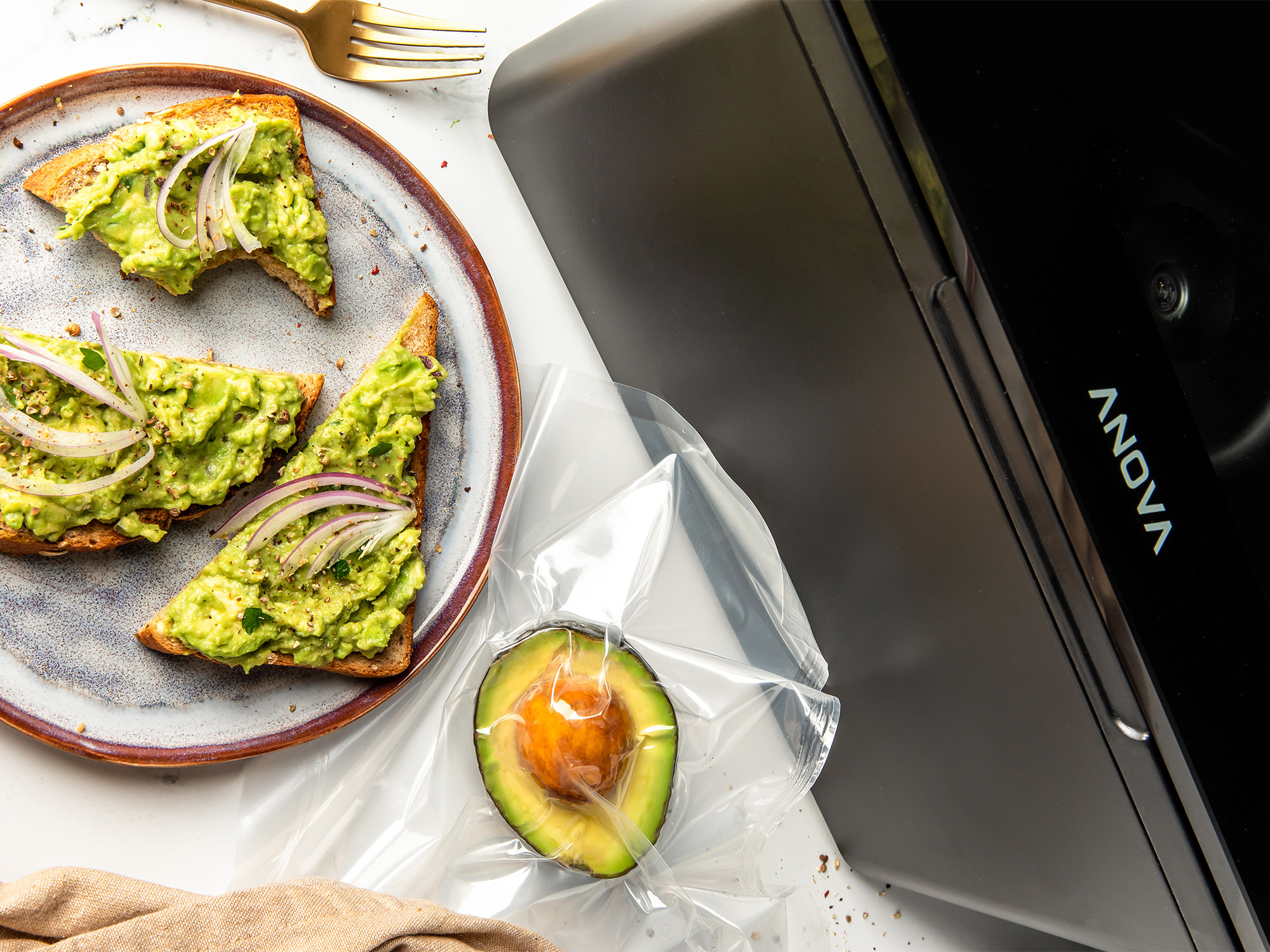 アノーバ プレシジョン™ チャンバー真空シーラー -Anova Culinary