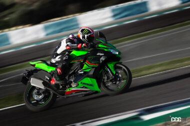 カワサキの250ccスーパースポーツ「ニンジャZX-25R SE」が、クラス唯一