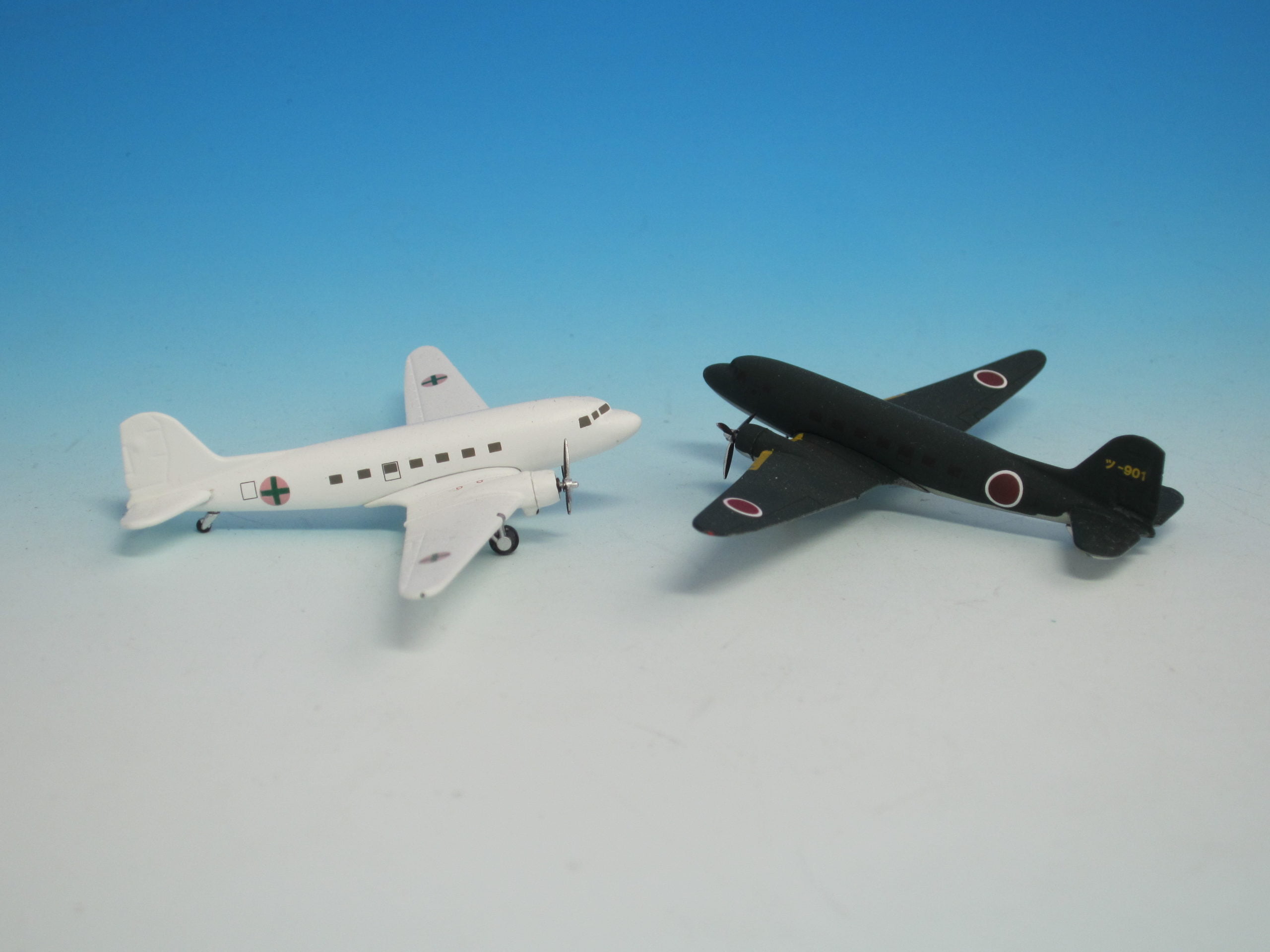 JNS43002 全日空商事特注品 帝国海軍 零式輸送機2機セット 筑波航空隊