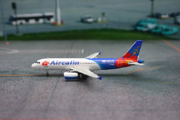 11056 Phoenix Aircalin / エアカラン A320 F-OZNC 1:400 お取り寄せ