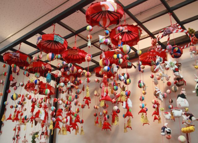 つるし雛について | 道の駅 クロステン十日町