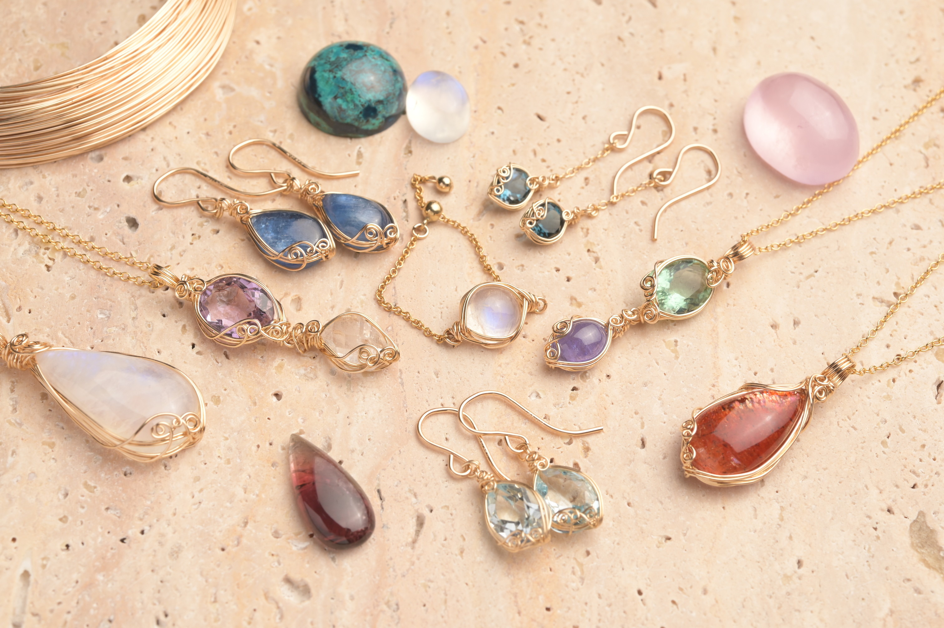 神奈川のアクセサリーのワークショップ：花を楽しむUVレジンでつくる