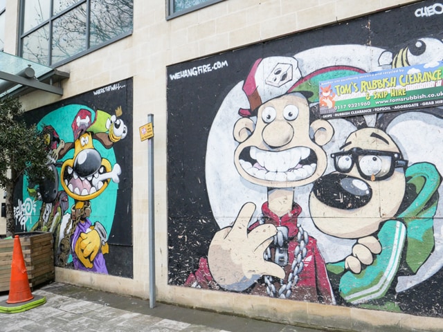 チューインガムの上にも芸術が！ 英国西部ブリストルのアートシーンを