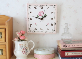 WALL CLOCK】 壁掛け時計 － フレンチカントリーのバラ柄、レース雑貨