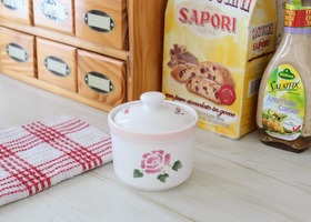 マニー ローズ 陶器 キッチン － フレンチカントリーのバラ柄、レース